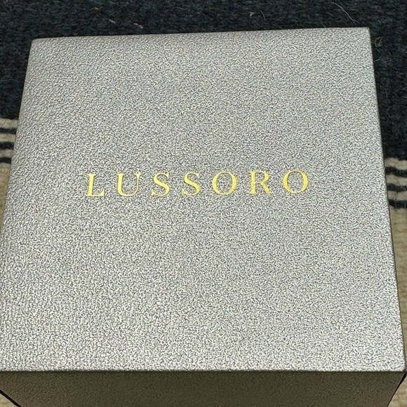 New High Quality Hoop Huggies Lussoro 18k Gold Plated Everyday Wear Earrings - Picture 10 of 10